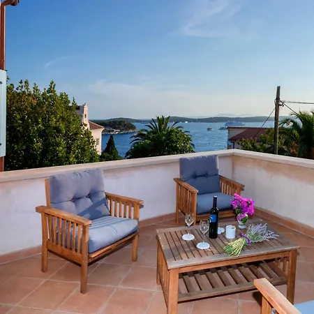 Lavender Heights Feriehus Hvar Town